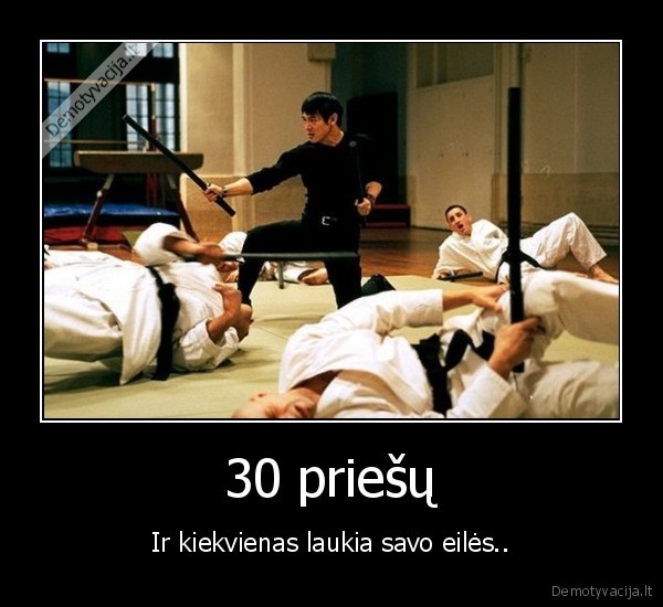 30 priešų