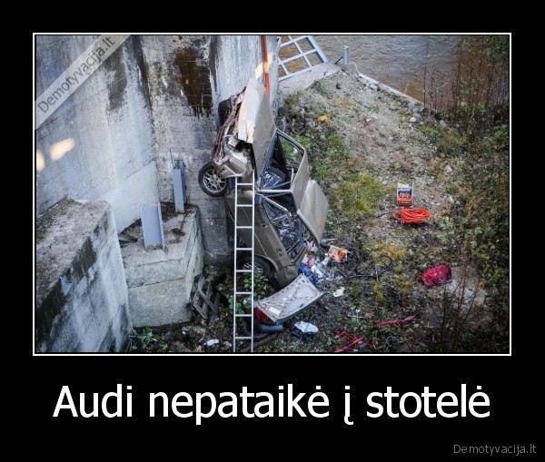 Audi nepataikė į stotelė