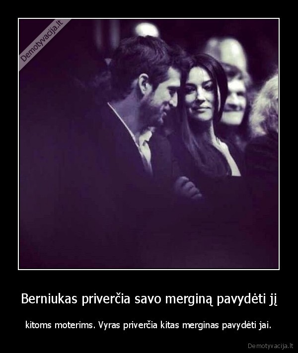 Berniukas priverčia savo merginą pavydėti jį