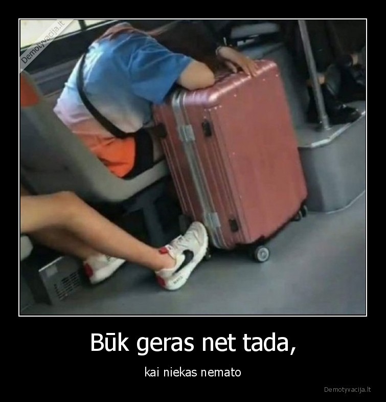 geras,padeda,koja,lagaminas,miega