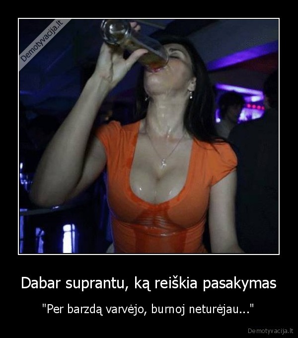 posakis,slapi, marskineliai,mergina, geria, alu,grazi, krutine