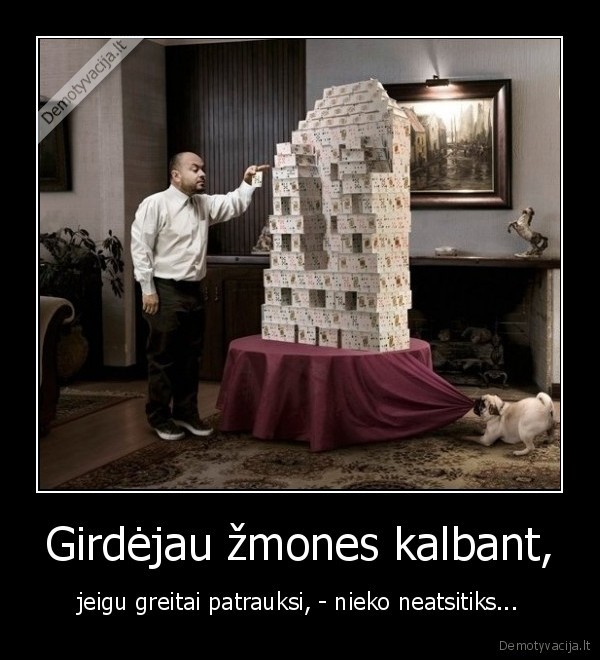kortos,statyti,zmones,kalbeti,suo,pyktis,staltiese,kambarys