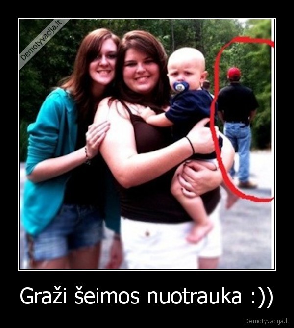 Graži šeimos nuotrauka :))