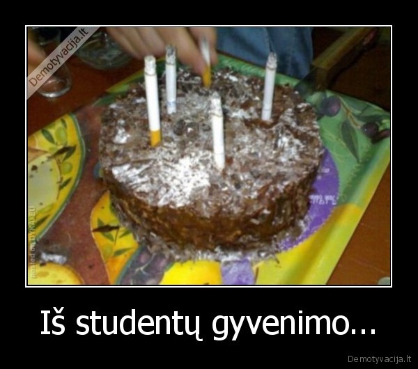 studentai,pyragas,cigaretes