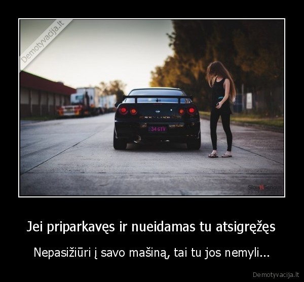 masina,parkingas,priparkavo