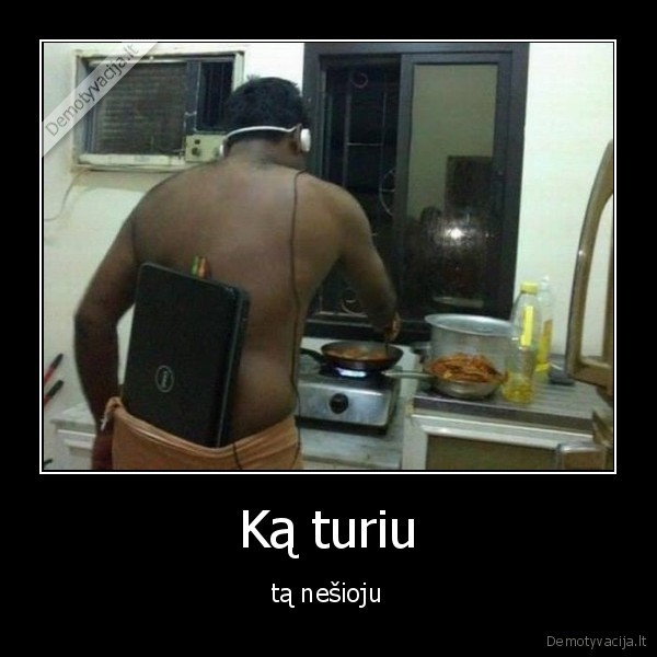 laptopas,ausines,muzika,pusryciai