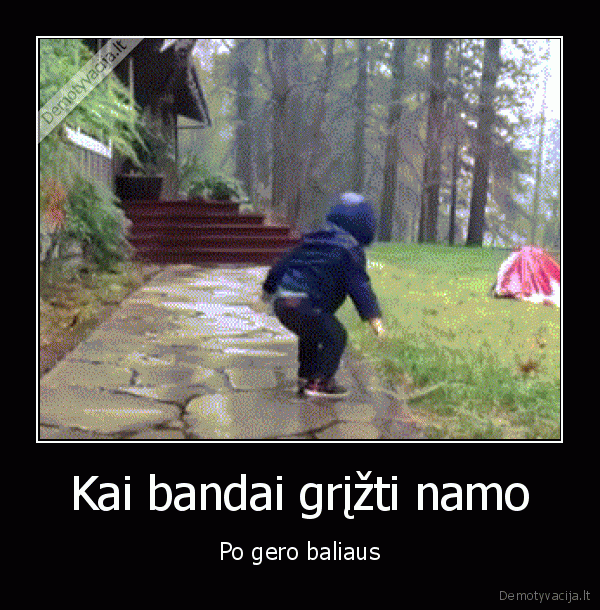 girtas, eina,juokingas, vaikas,vaikas, pargriuvo