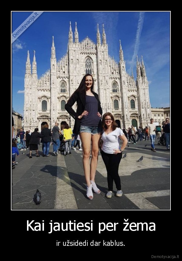 mergina,auksta,kablai