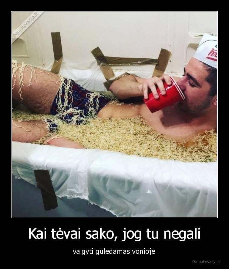 valgyti,vonioje,maistas,bomzpakiai,vonia,makaronai