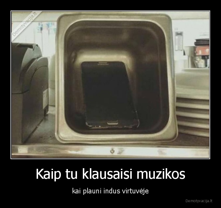 indai,virtuveje,tvarkymasis,muzika,muzikos, klausymasis,garsiakalbis