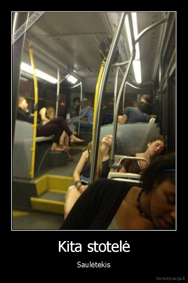 studentai, tusina,miega, autobuse