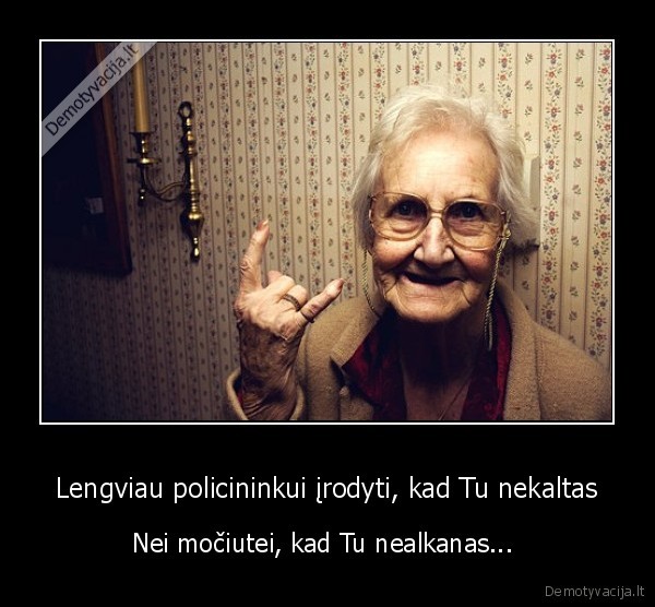 policininkas,mociute,nekaltas,nealkanas