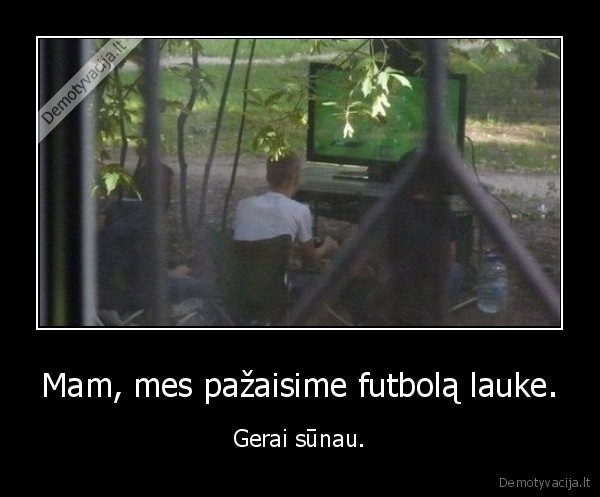 zaidimai,futbolas,laukas,noliferis