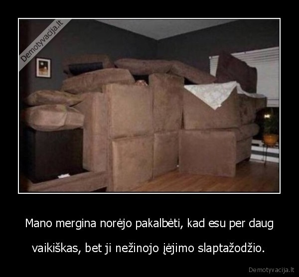 mergina,vaikas,fortas,sofa