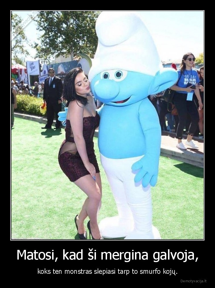 mergina,monstras,smurfas