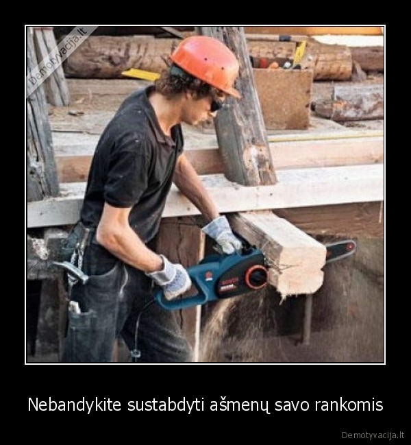 Nebandykite sustabdyti ašmenų savo rankomis