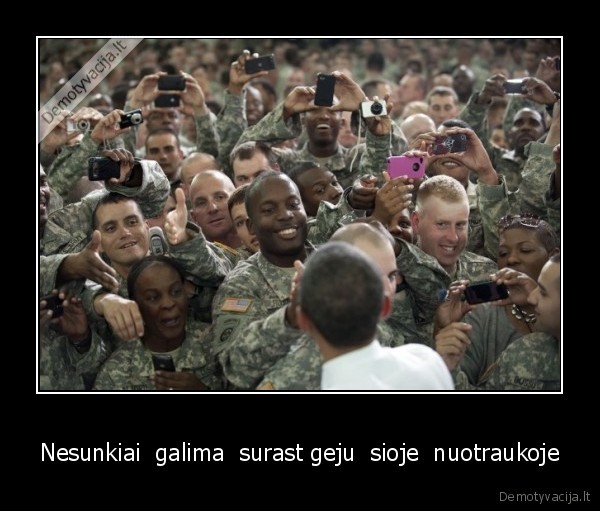 Nesunkiai  galima  surast geju  sioje  nuotraukoje