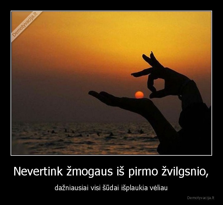 sudai,isplaukia,veliau,vertink
