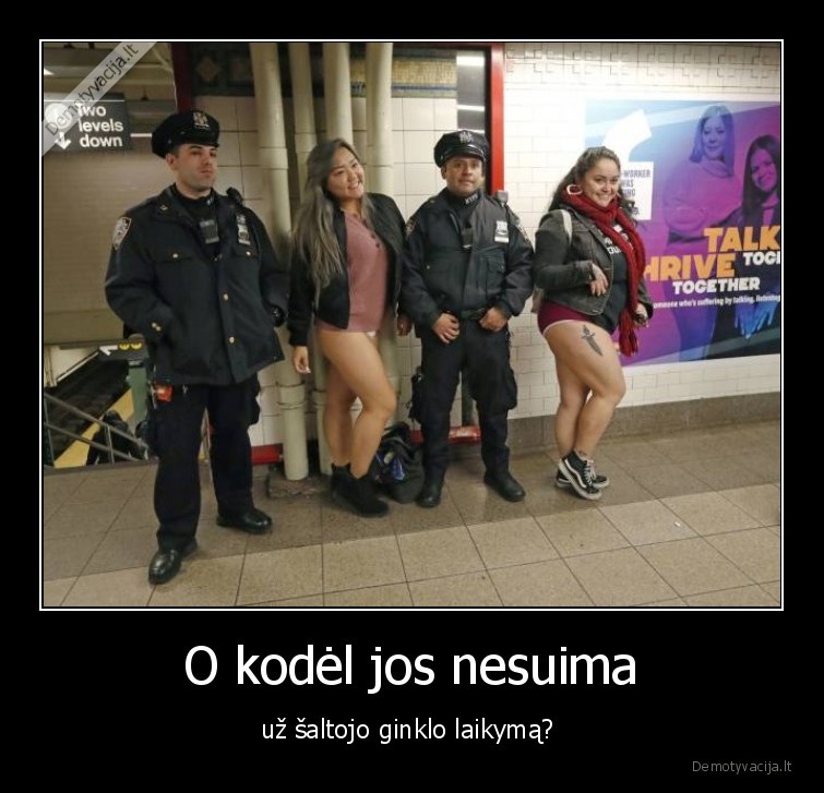 saltasis,ginklas,peilis,policija,merginos