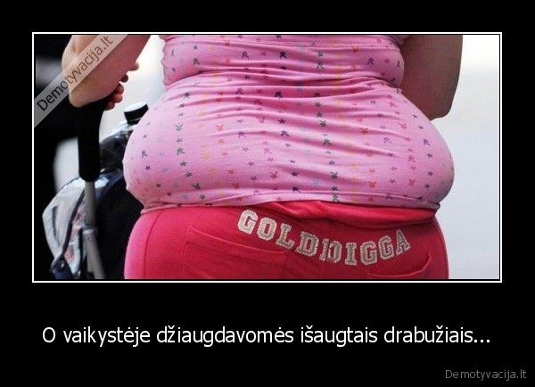 O vaikystėje džiaugdavomės išaugtais drabužiais...