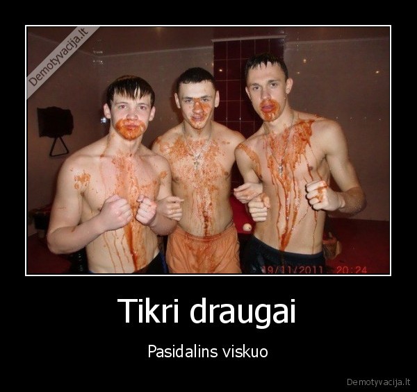 moteris,kraujas,menuo,menesines,oralinis