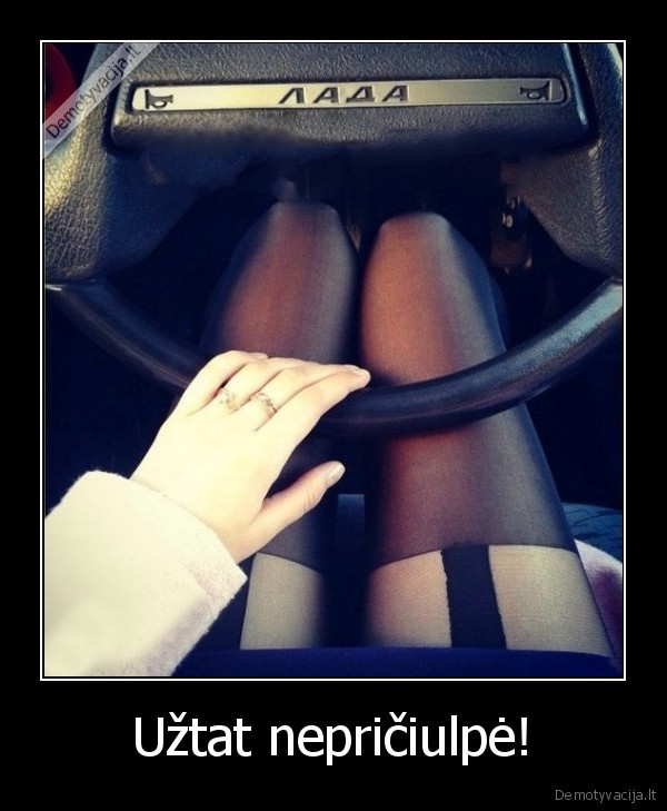 lada,mergina,masina