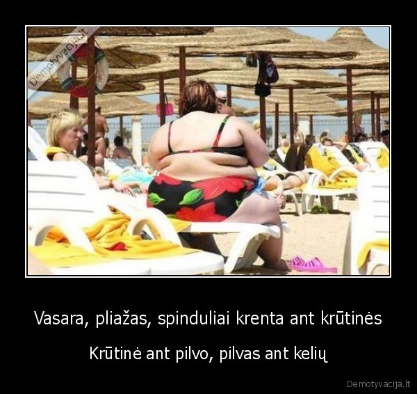 Vasara, pliažas, spinduliai krenta ant krūtinės