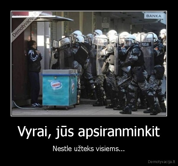 nestle,policija,issigandusi, moteris