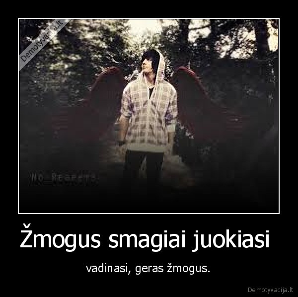 Žmogus smagiai juokiasi 