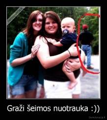 Graži šeimos nuotrauka :)) - 