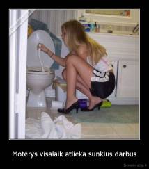 Moterys visalaik atlieka sunkius darbus - 