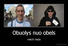 Obuolys nuo obels - netoli rieda