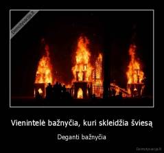 Vienintelė bažnyčia, kuri skleidžia šviesą - Deganti bažnyčia